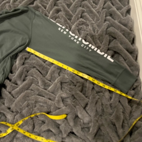 Abercrombie & Fitch army green long sleeve t-shirt size medium - Picture 10 of 10
